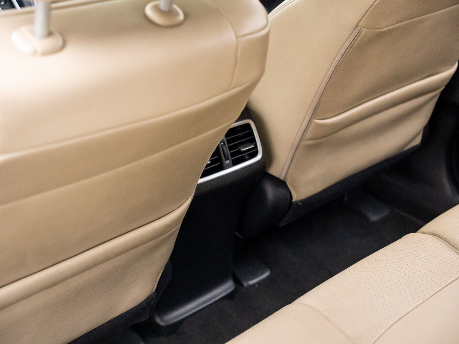 Used 2016 White Honda EX-L image 17