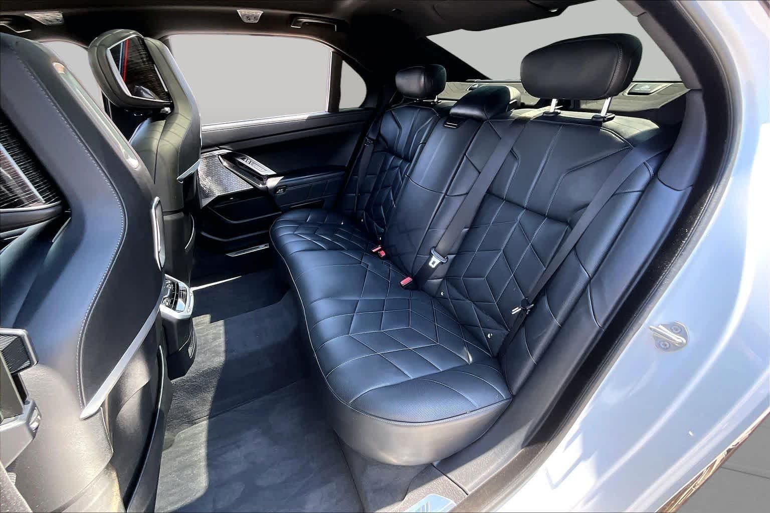 Used 2025 Mineral White Metallic BMW 750e xDrive image 20