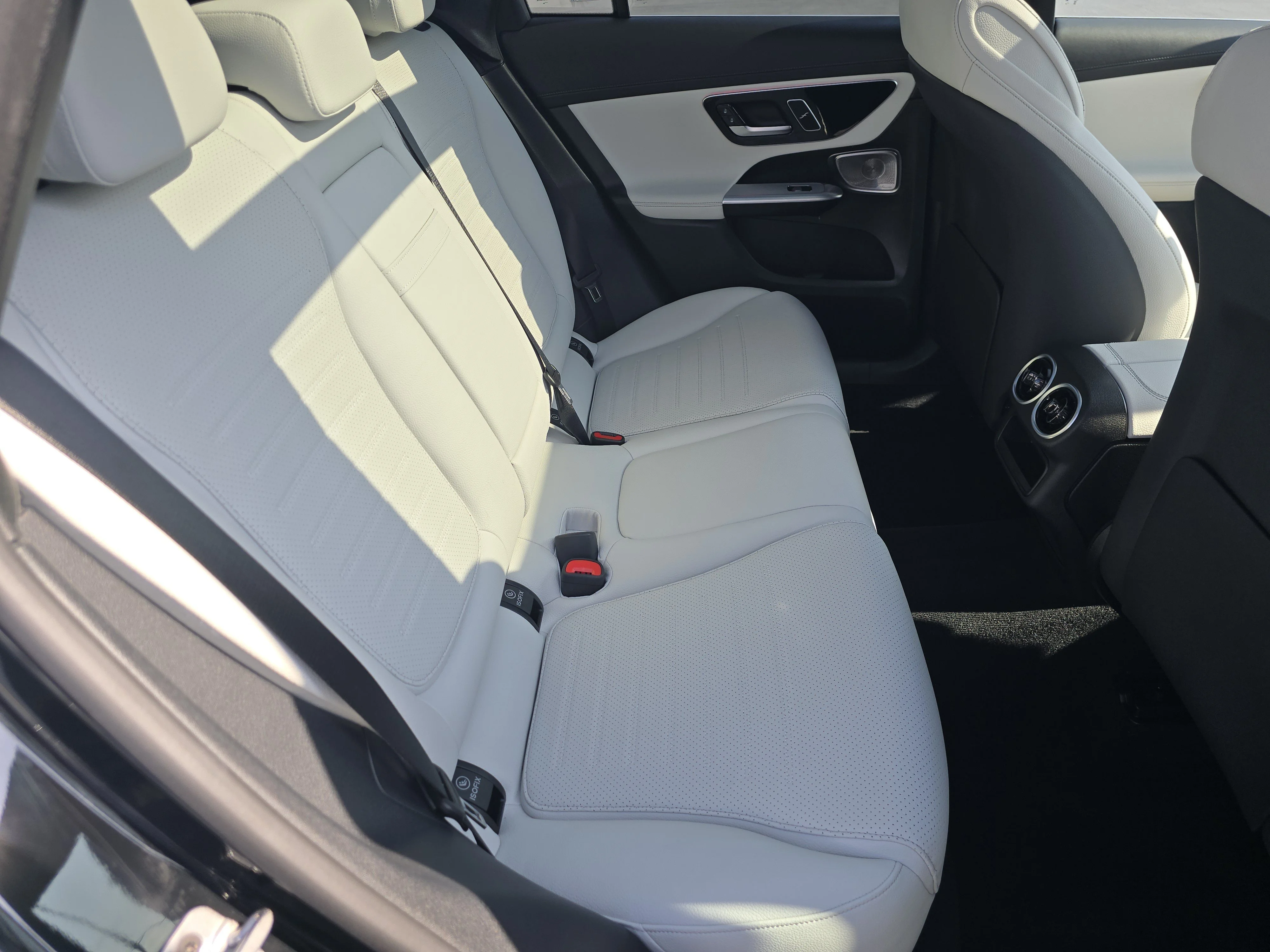 Used 2024 Black Mercedes-Benz GLC 300 image 18