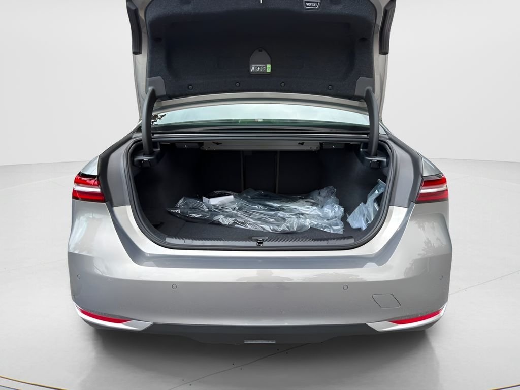 New 2027 Oxide Grey Metallic BMW xDrive40 image 22