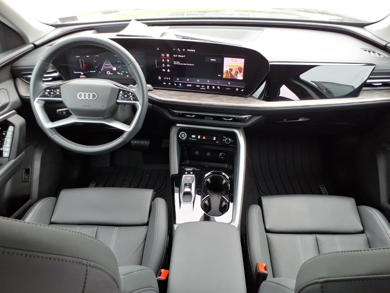Used 2025 Navarra Blue Metallic Audi Premium Plus image 28
