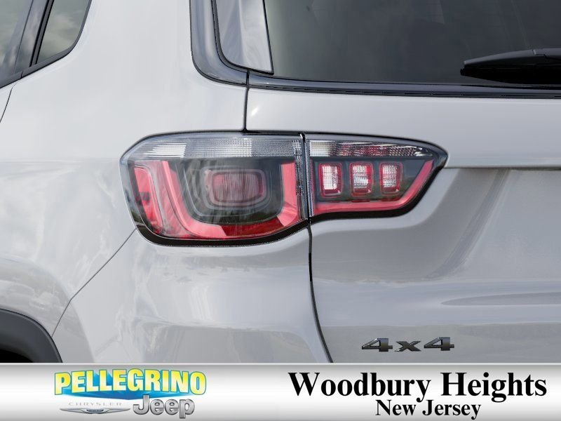 New 2025 Bright White Clear-Coat Exterior Paint Jeep Limited image 9