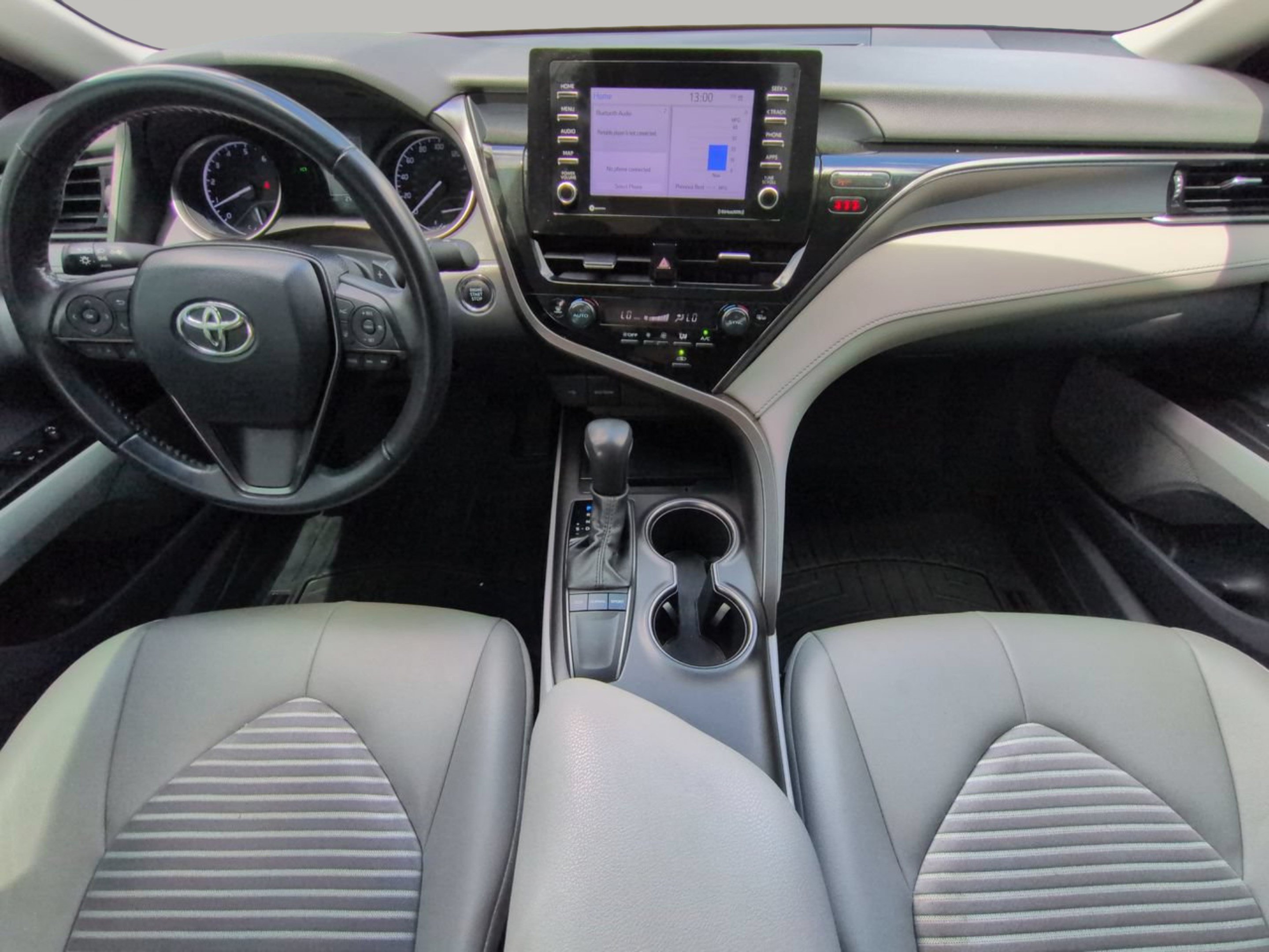 Used 2024 Ice Toyota SE image 4