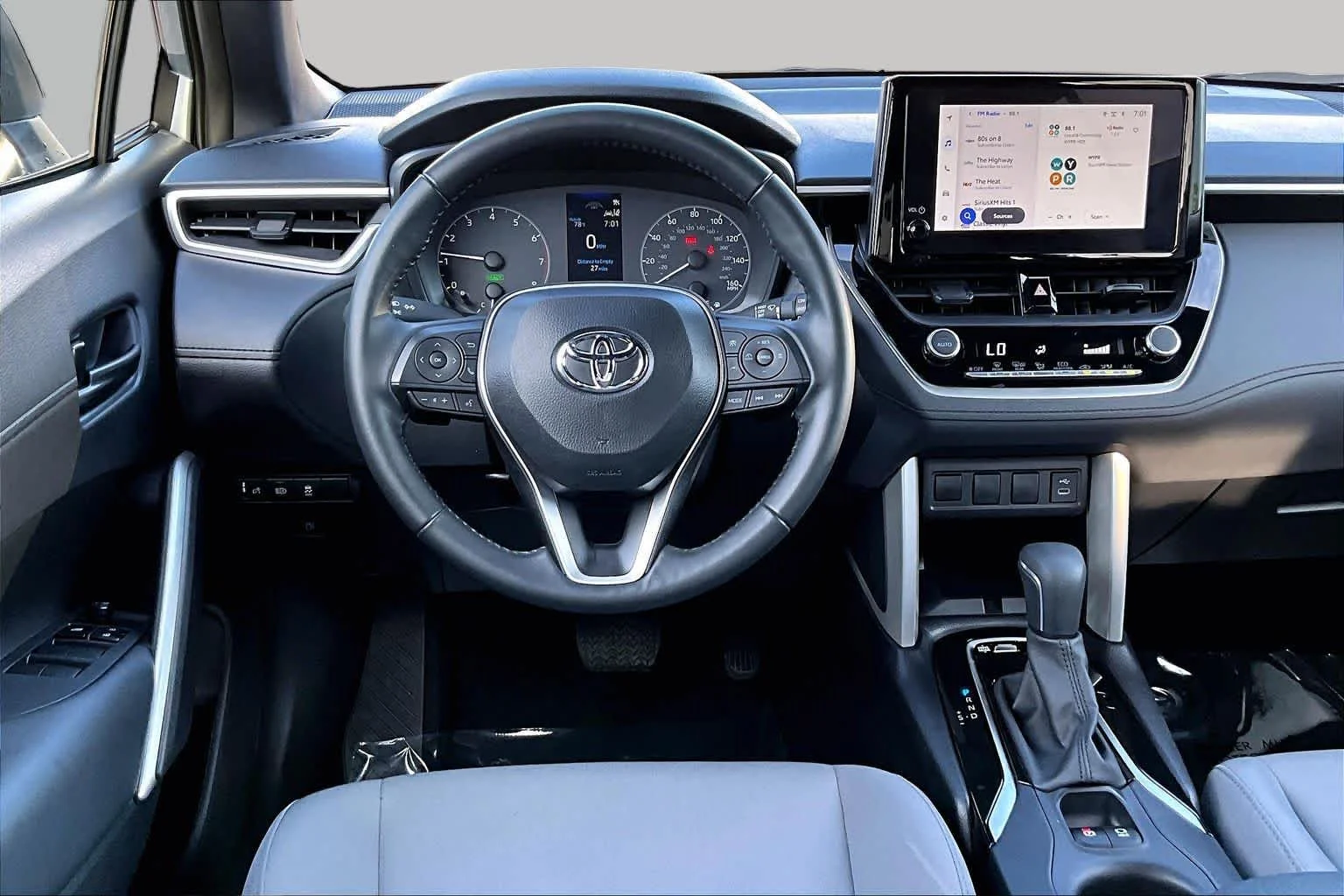 Used 2025 Sonic Silver Toyota Hybrid SE image 6