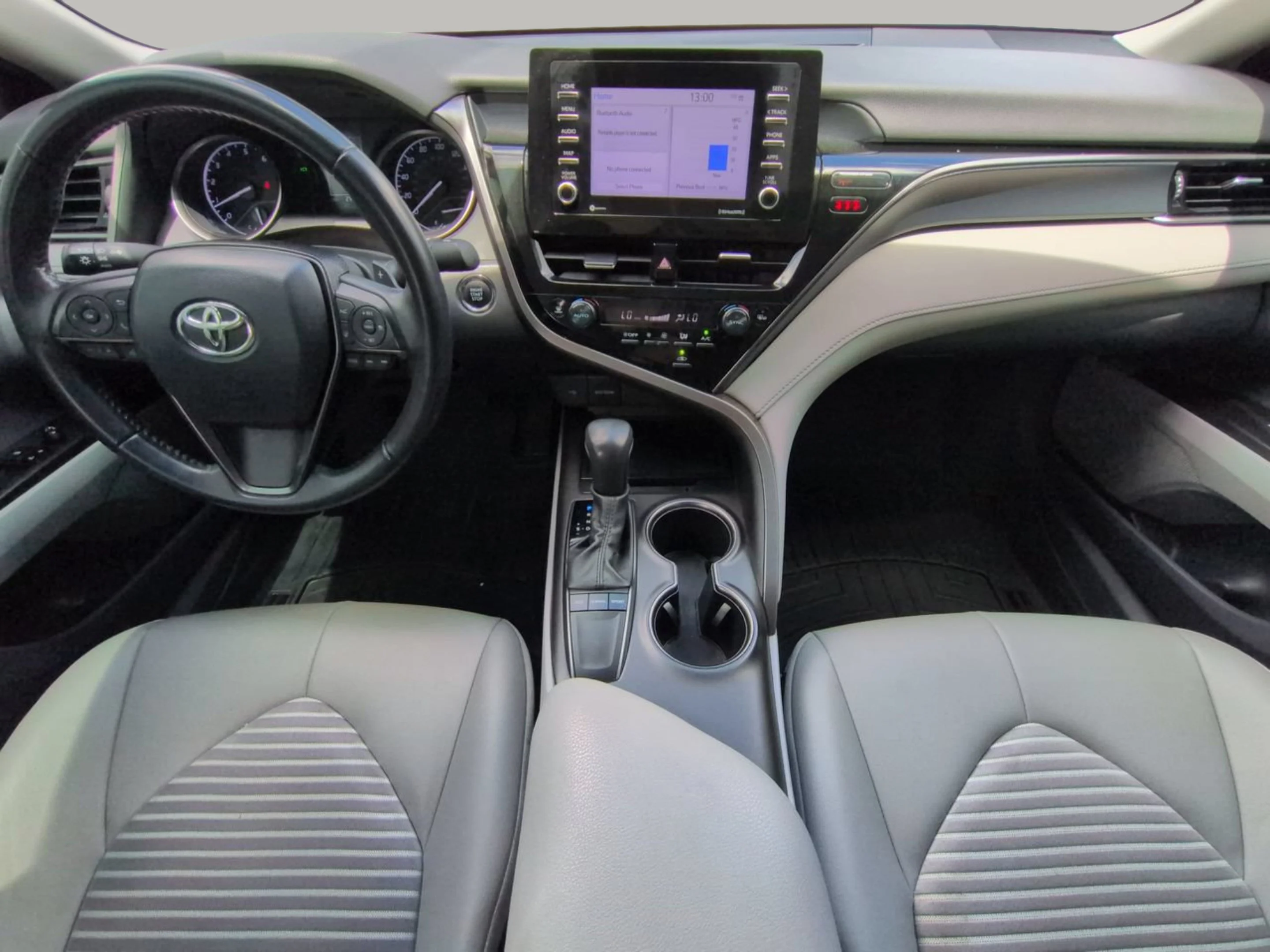Used 2024 Ice Toyota SE image 4