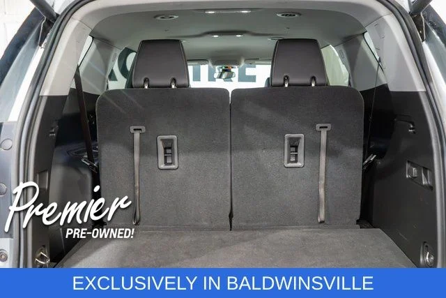 Used 2023 Silver GMC SLT image 9