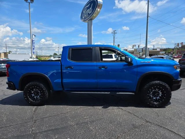 Used 2022 Blue Chevrolet ZR2 image 9