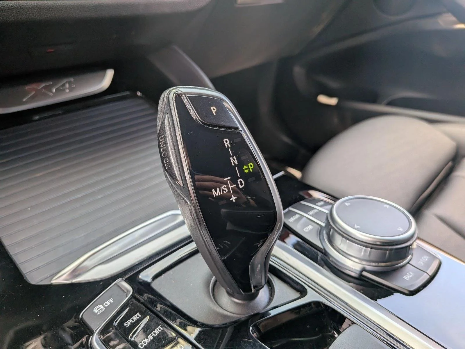 Used 2021 Black Sapphire Metallic BMW xDrive30i image 15