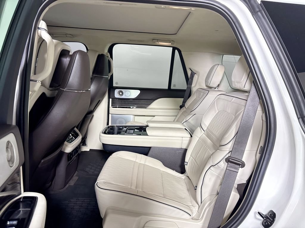 Used 2023 White Metallic Lincoln Black Label image 21