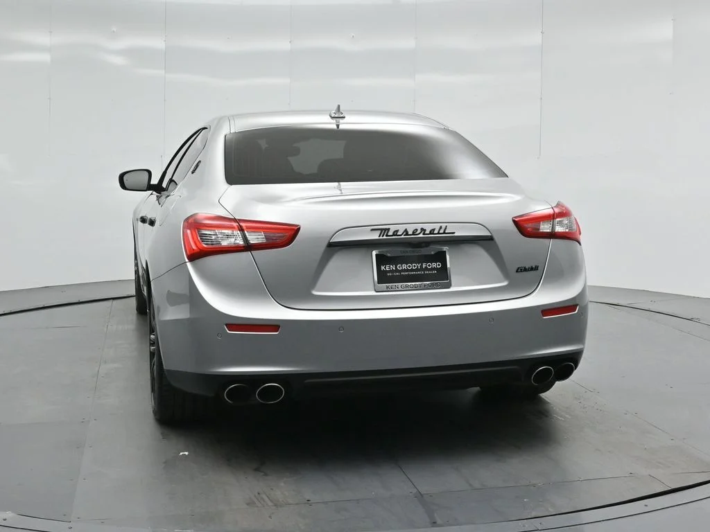 Used 2017 Silver Maserati Base image 24