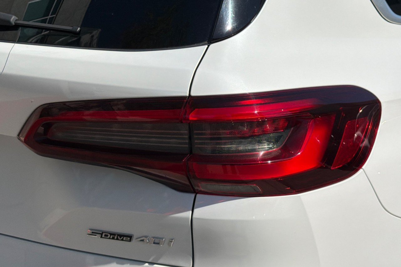 Used 2020 WHITE BMW sDrive40i image 26
