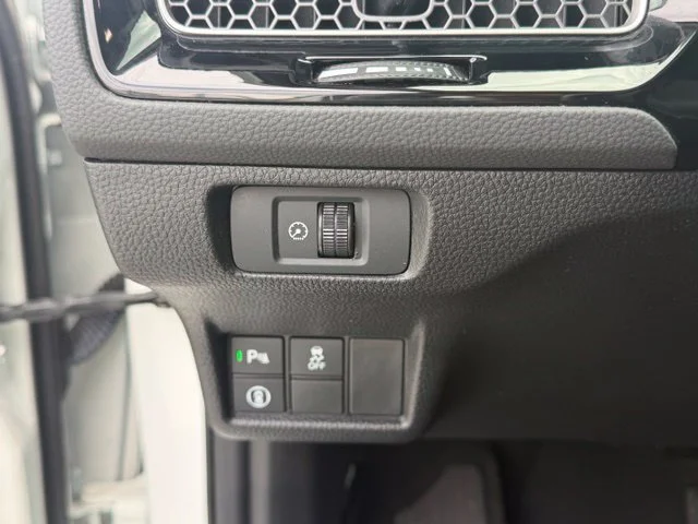 Used 2024 White Honda Touring image 26