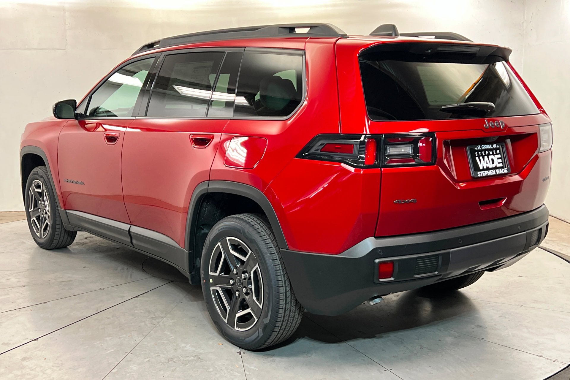 New 2026 Red Hot Pearl-Coat Exterior Paint Jeep Laredo image 3