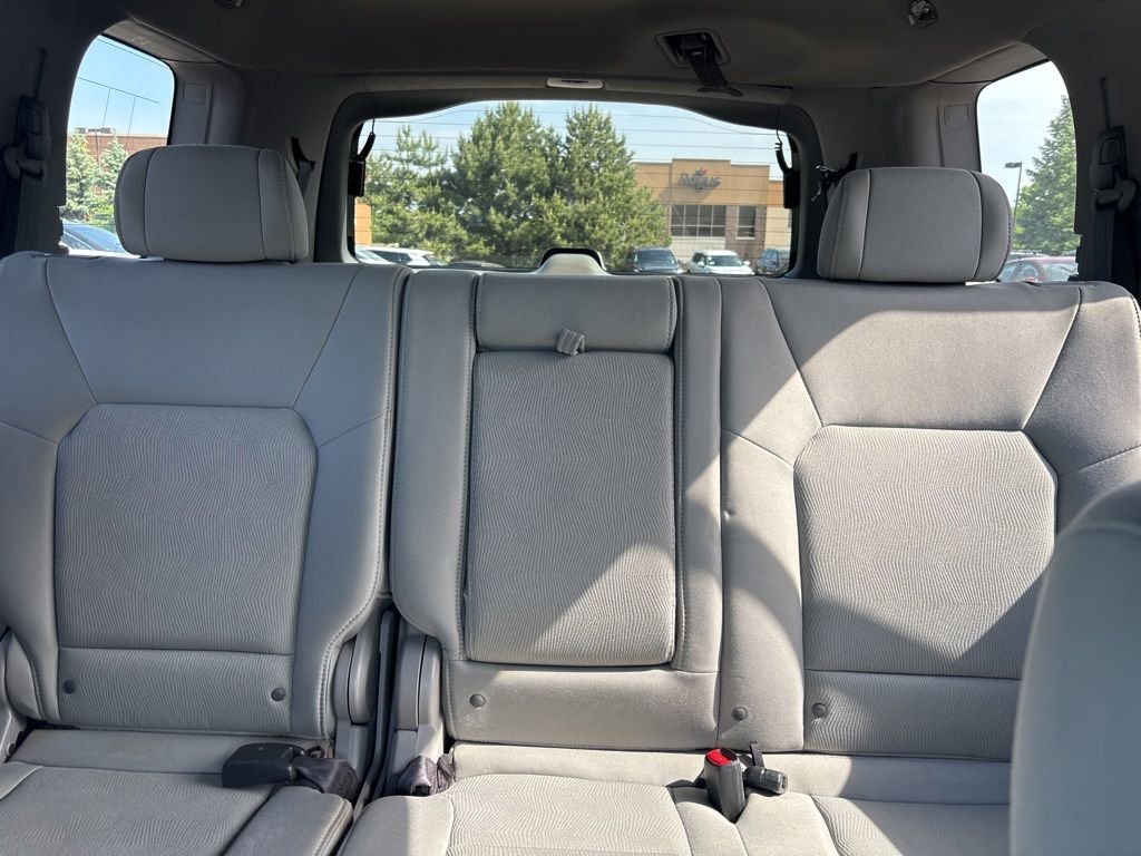 Used 2011 Gray Honda LX image 25