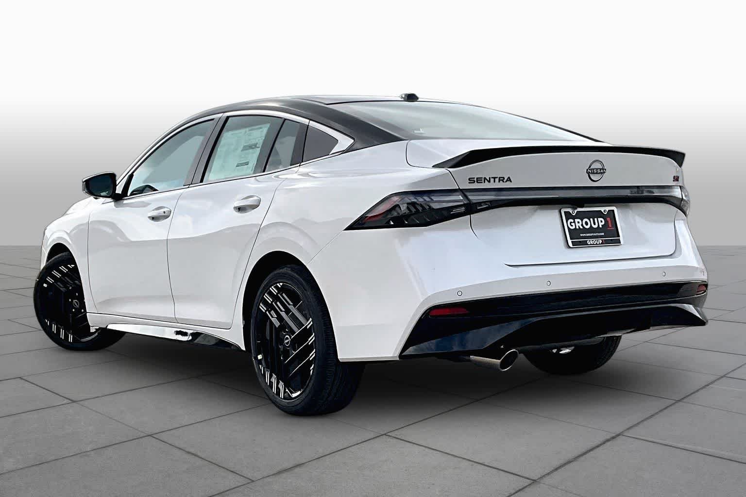 New 2026 Aspen White Tricoat/Super Black Nissan SR image 7