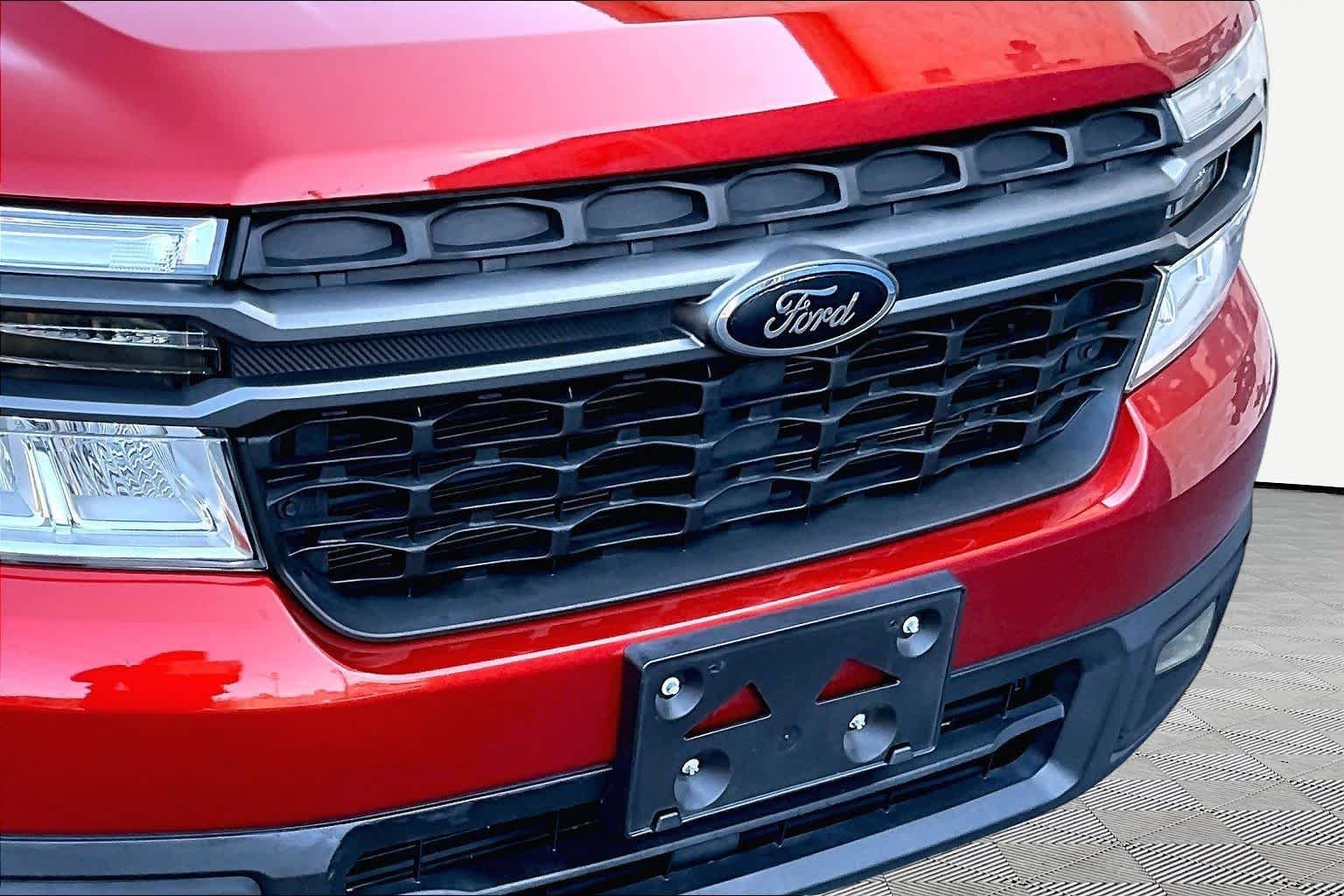 Used 2023 Hot Pepper Red Tinted Clearcoat Ford XLT image 30