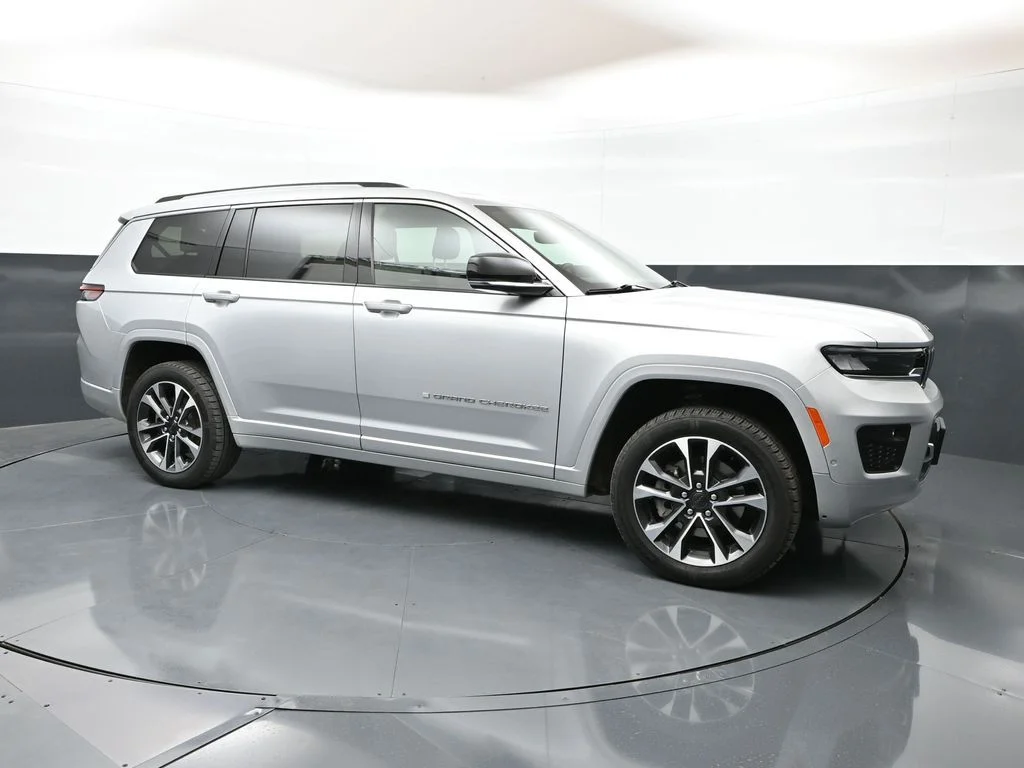 2023 Jeep Grand Cherokee L Overland 4x4's photo