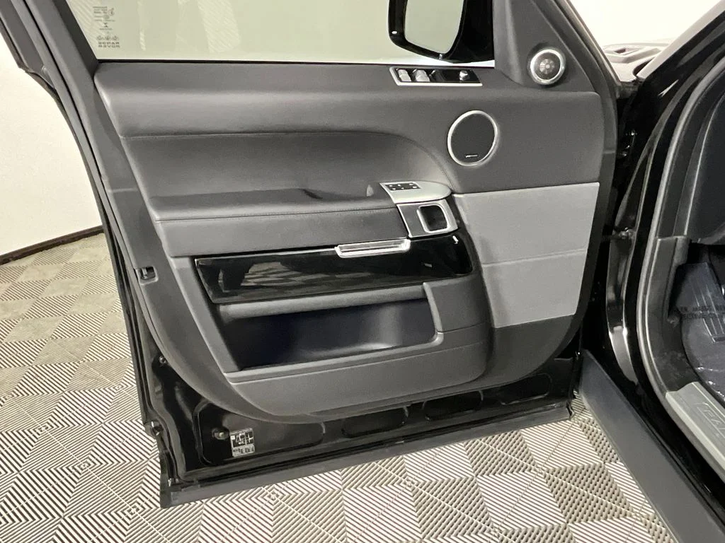 Used 2022 Black Land Rover SVR image 19