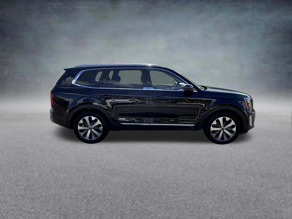 Used 2022 Black Kia EX image 7