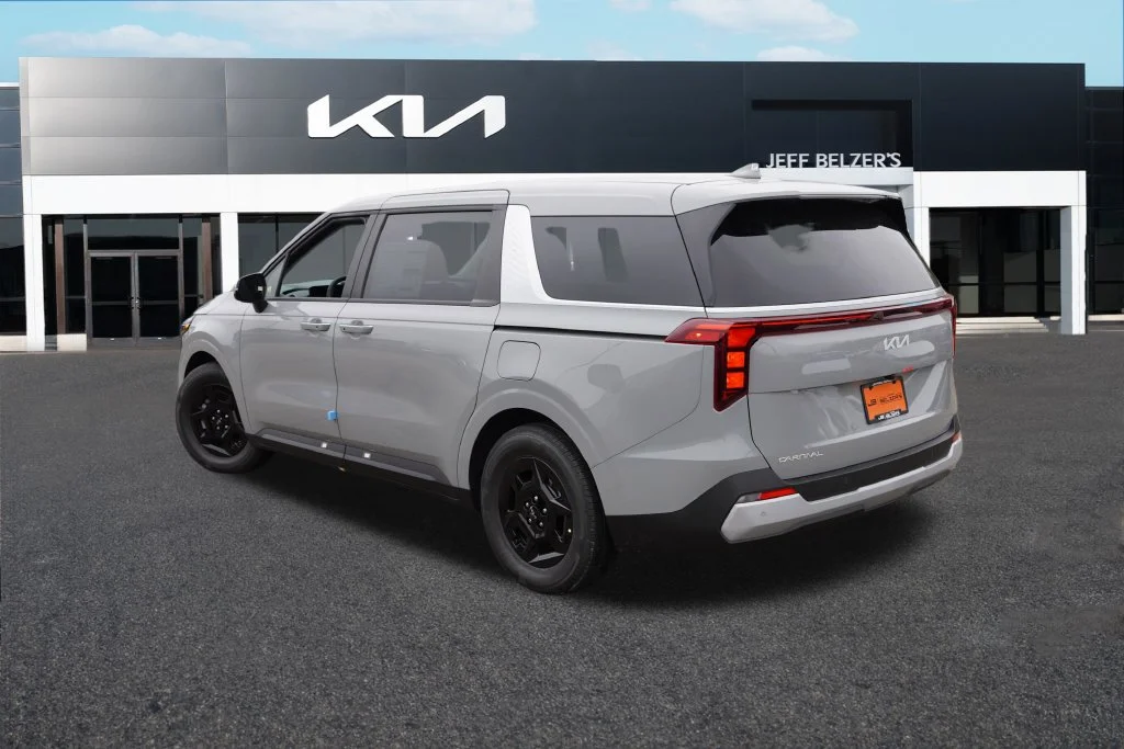 New 2027 Ceramic Silver Kia LXS image 5