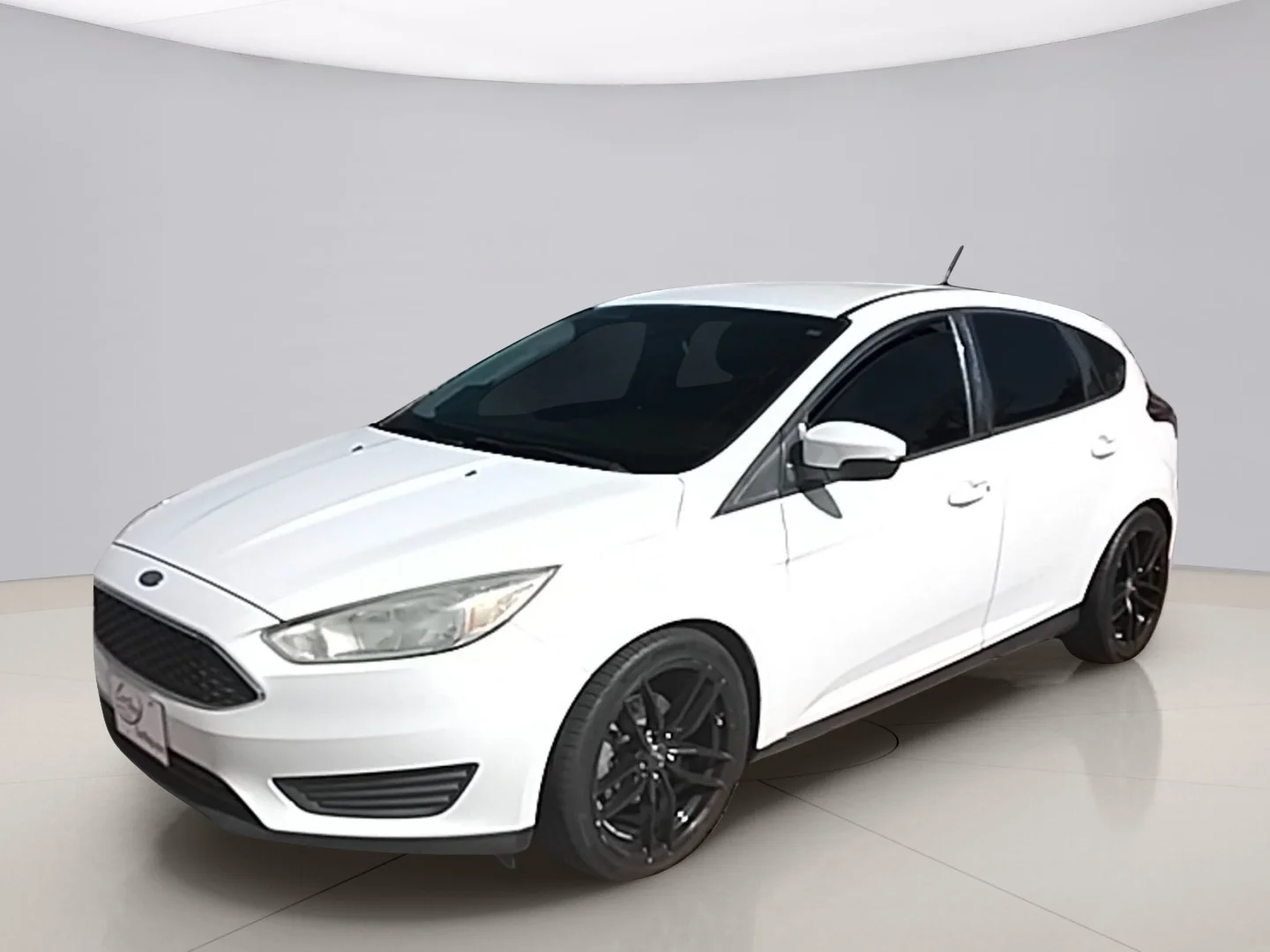 Used 2015 White Ford SE HATCHBACK image 1