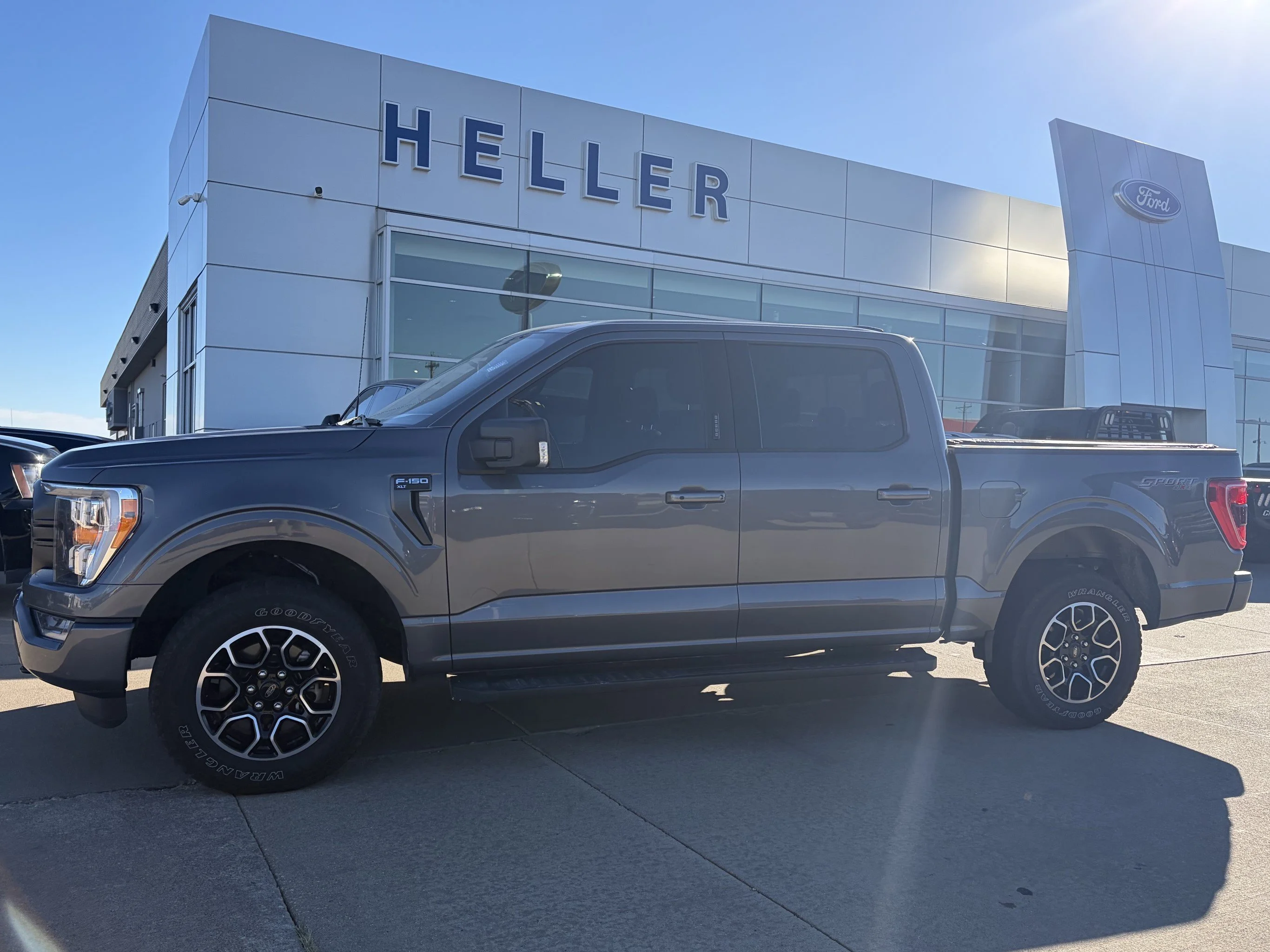 Used 2021 Carbonized Gray Metallic Ford  image 3