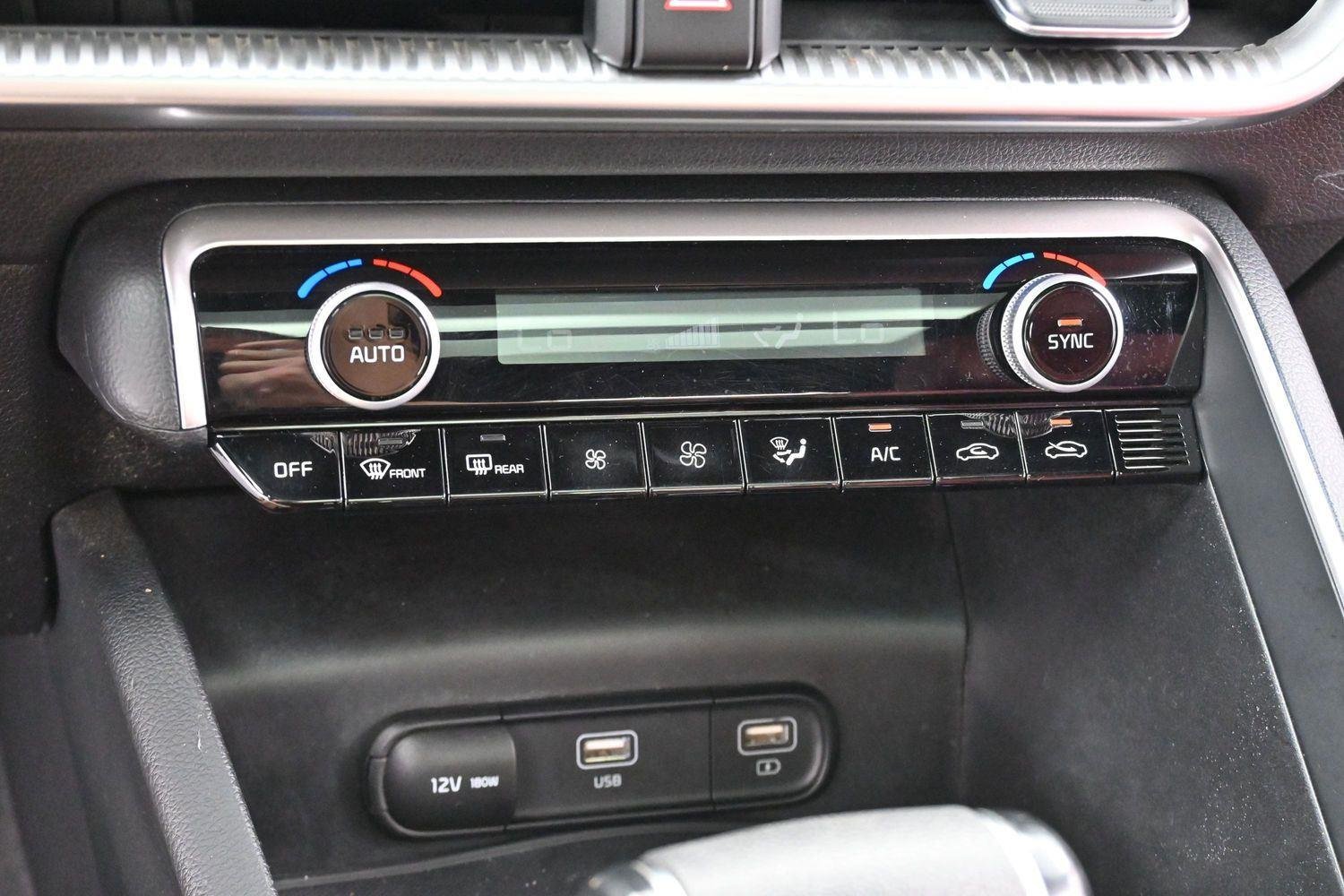 Used 2022 Glacial White Pearl Kia GT-Line image 25