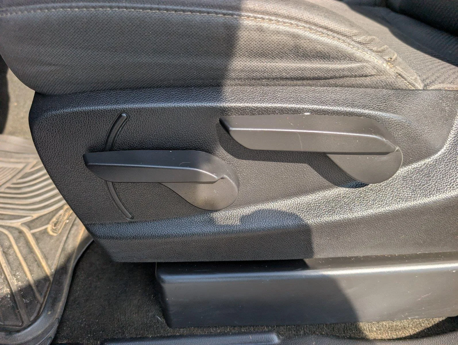 Used 2018 Graphite Metallic Chevrolet LT image 15