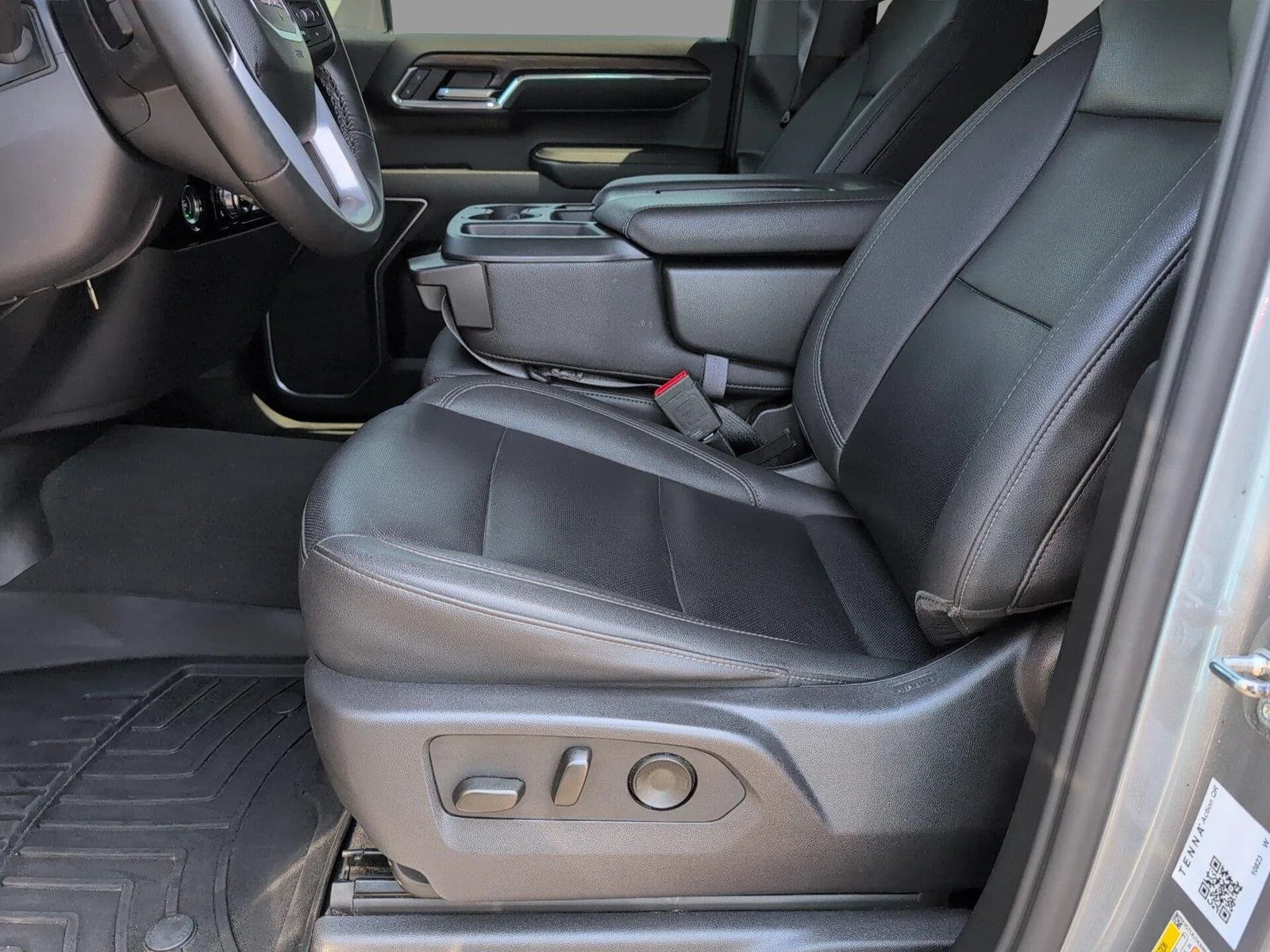 Used 2024 Sterling Metallic GMC SLT image 15