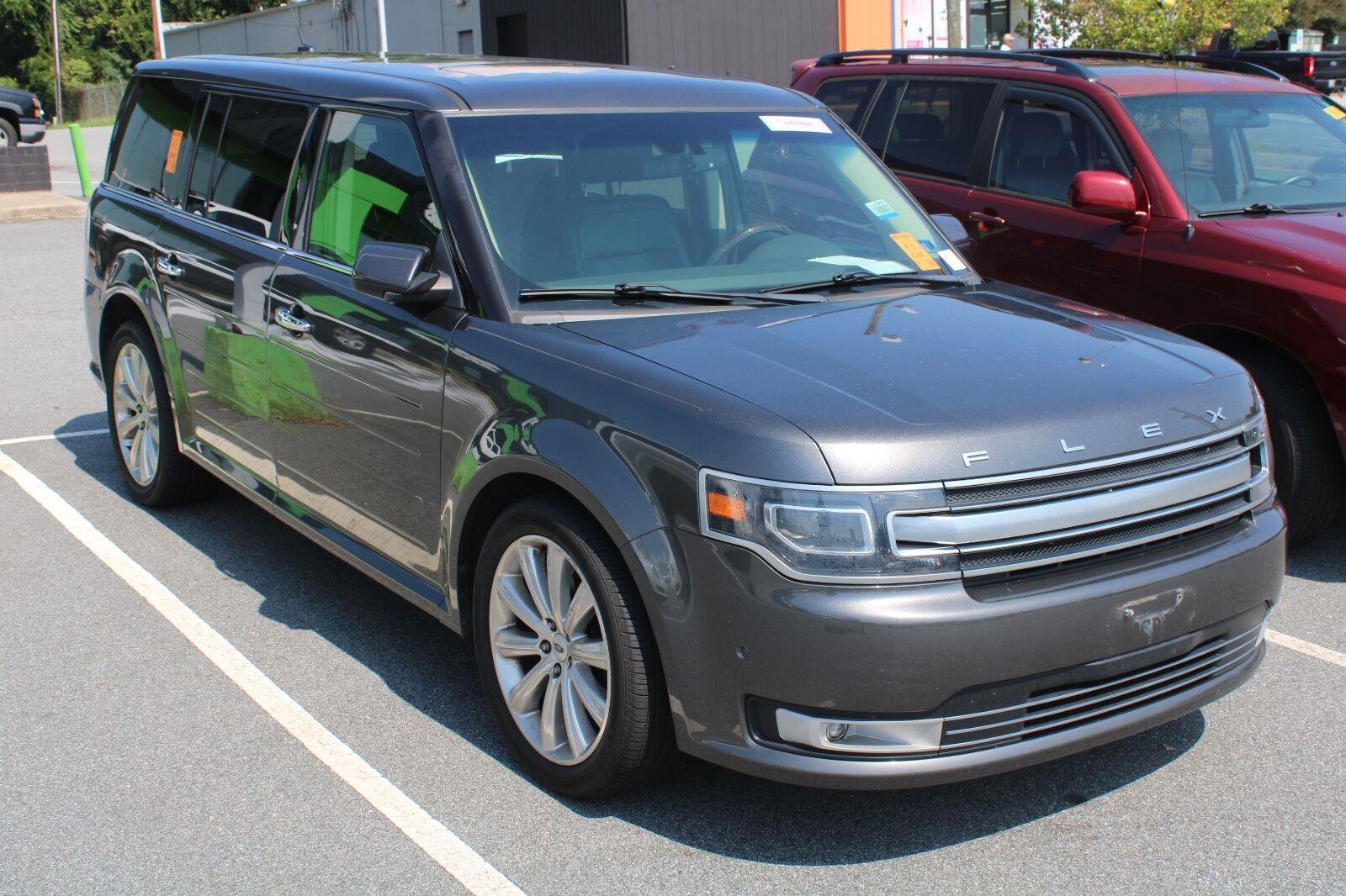 Used 2019 Magnetic Ford Limited image 3