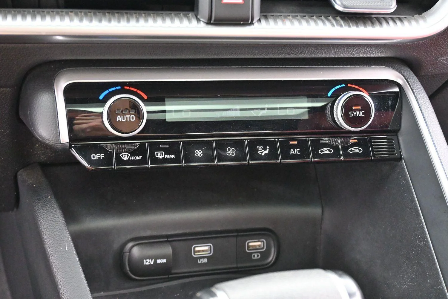 Used 2022 Glacial White Pearl Kia GT-Line image 25