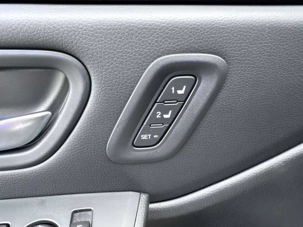 Used 2025  Honda Touring image 11