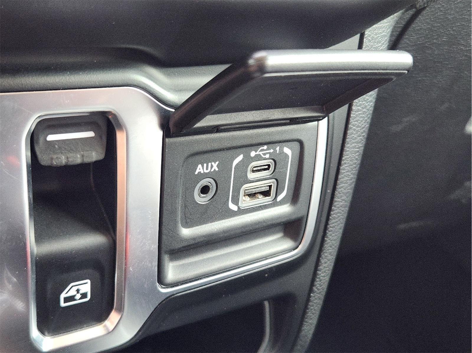 Used 2021 Black Clearcoat Jeep Sport image 21