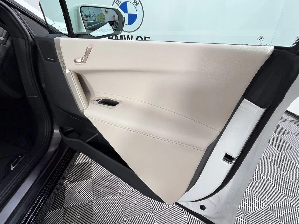 Certified Used 2024 Alpine White BMW xDrive50 image 23