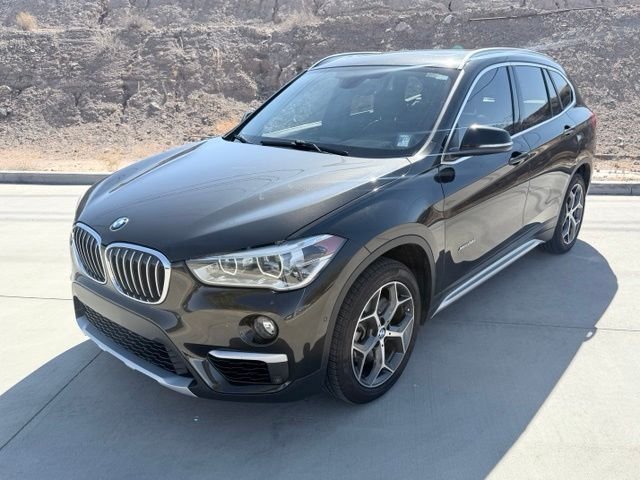 Used 2018 Green BMW xDrive28i image 1