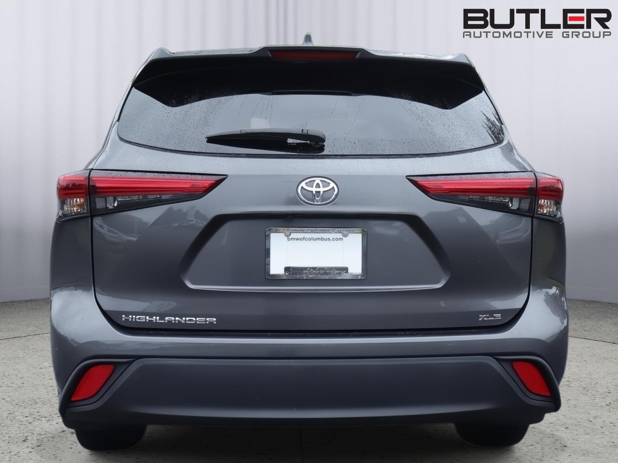 Used 2023 Magnetic Gray Metallic Toyota XLE image 5