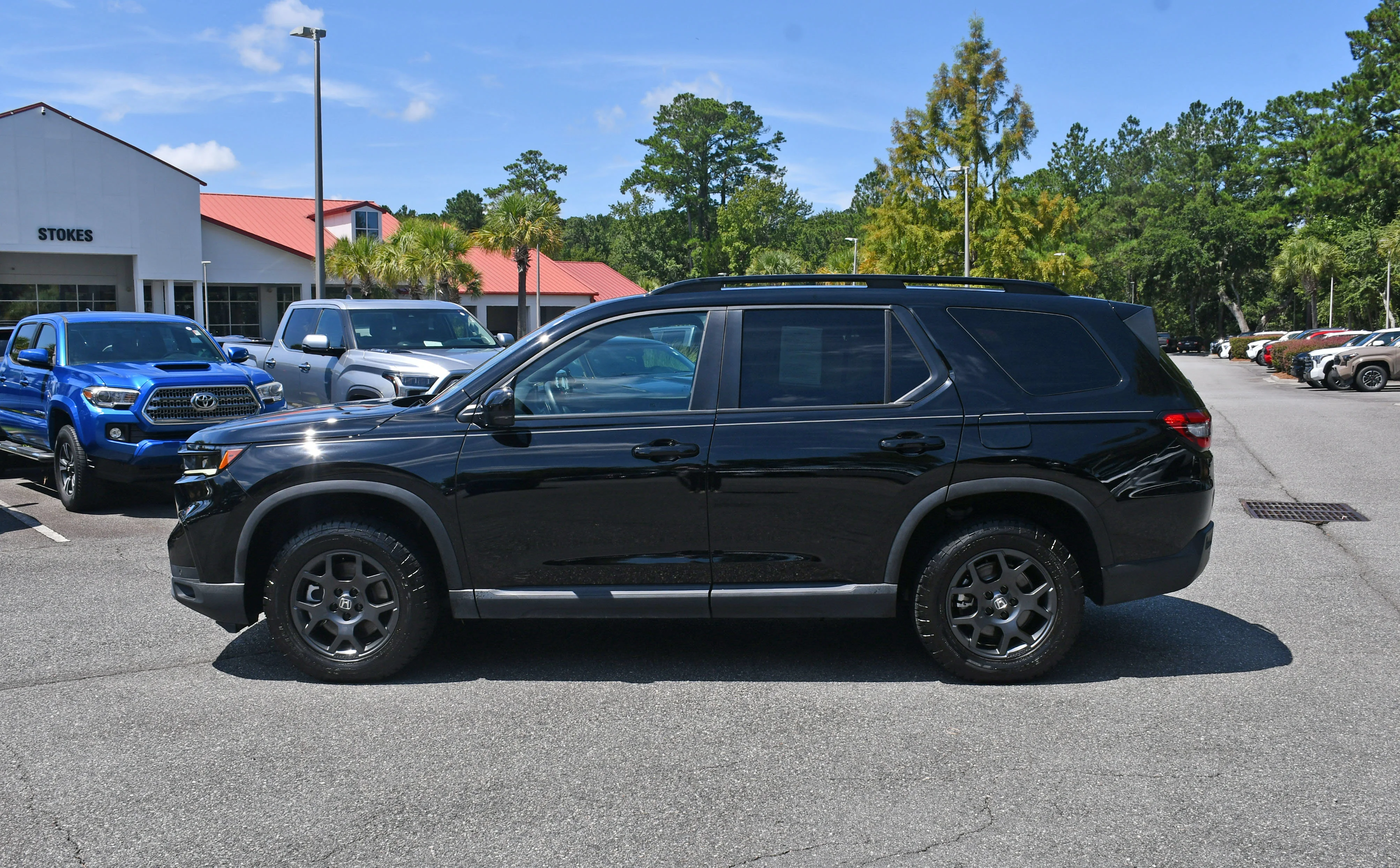 Used 2025  Honda TrailSport image 2