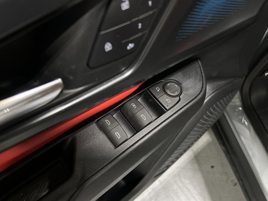 2025 Chevrolet Equinox EV RS - Photo 15