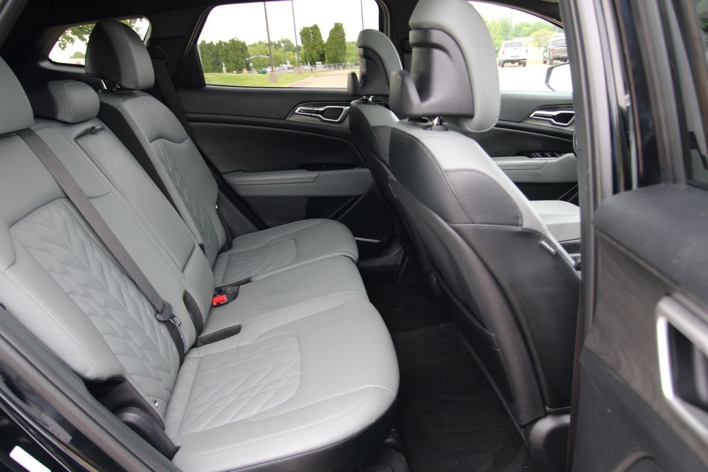Used 2023 Black Kia X-Line image 9