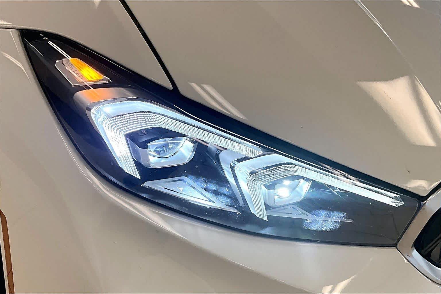 Used 2023 Alpine White BMW 330i image 25