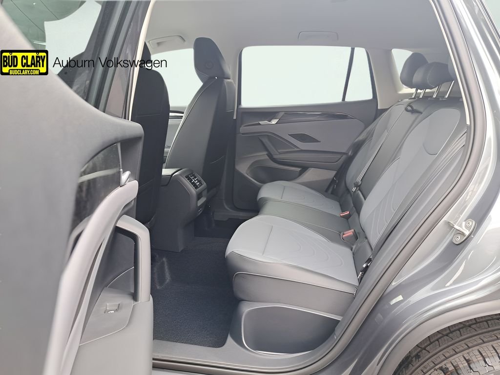 2025 Volkswagen Tiguan SE - Photo 15
