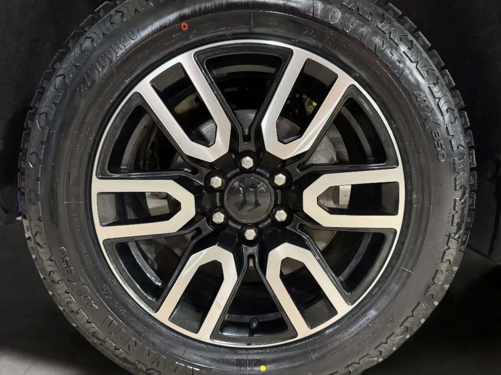 Used 2022 Silver GMC AT4 image 36