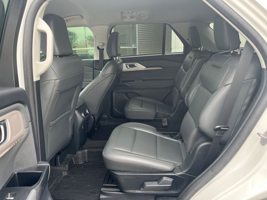 Used 2025 White Metallic Ford Active image 12