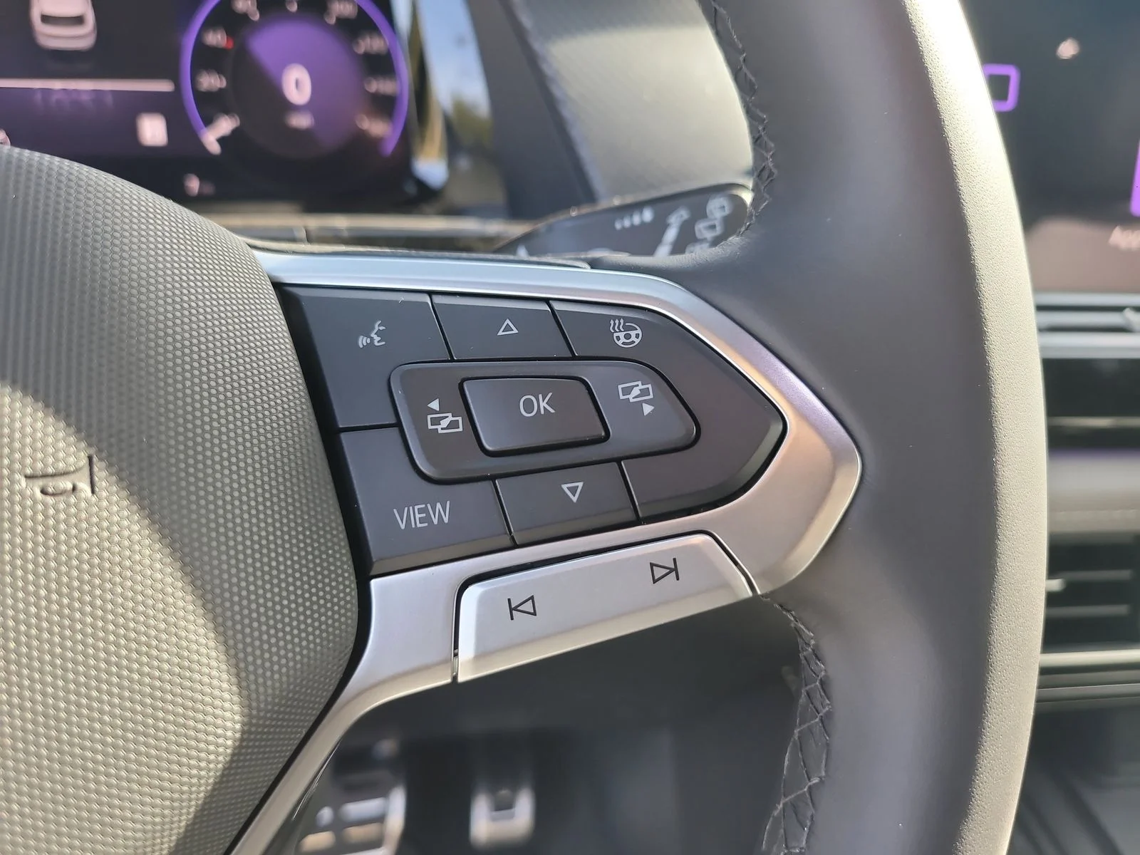 2026 Volkswagen Atlas Cross Sport SEL R-LINE - Photo 30