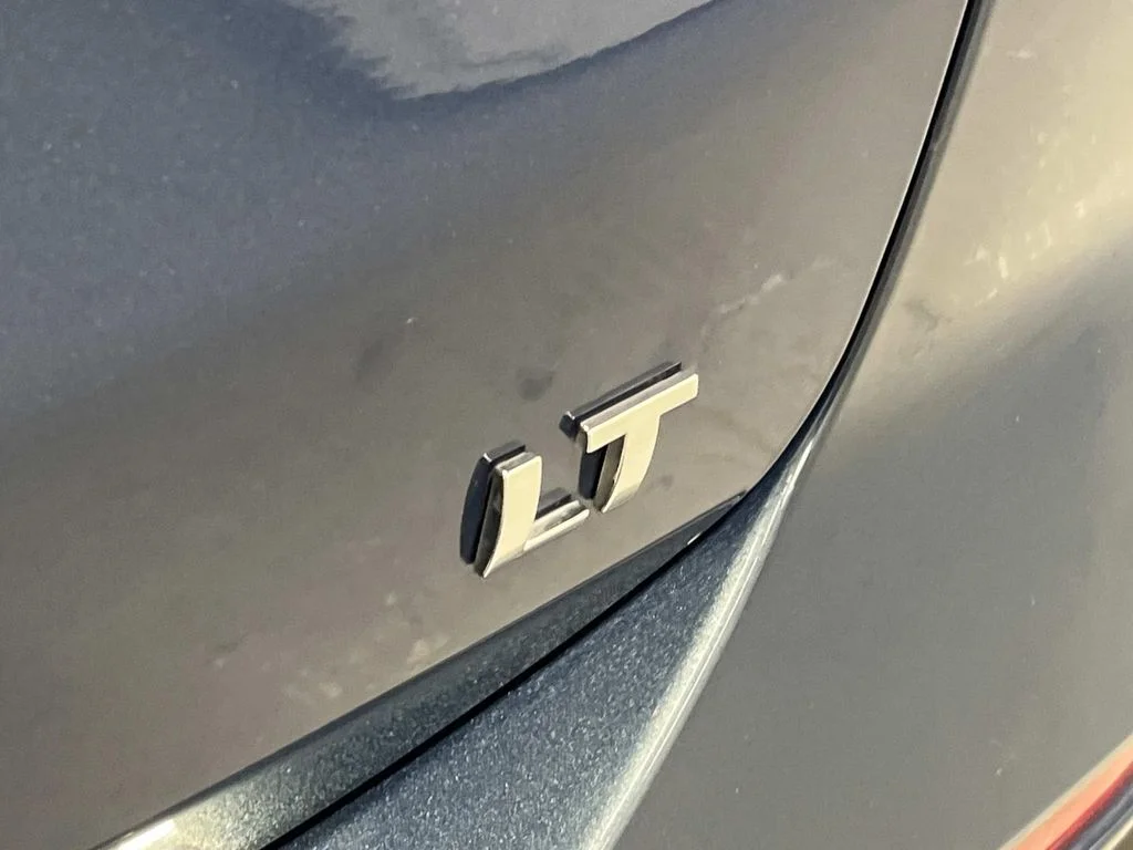 Used 2024 Lakeshore Blue Metallic Chevrolet LT image 10