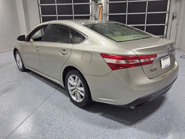 Used 2015  Toyota XLE image 9