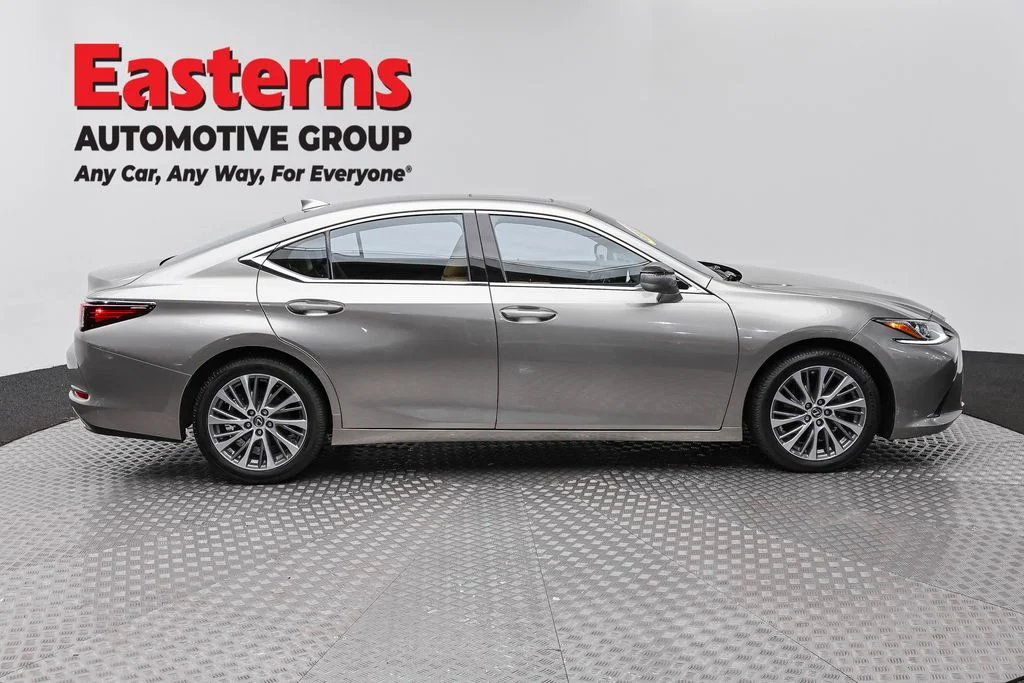 Used 2021 Silver Lexus 350 image 4