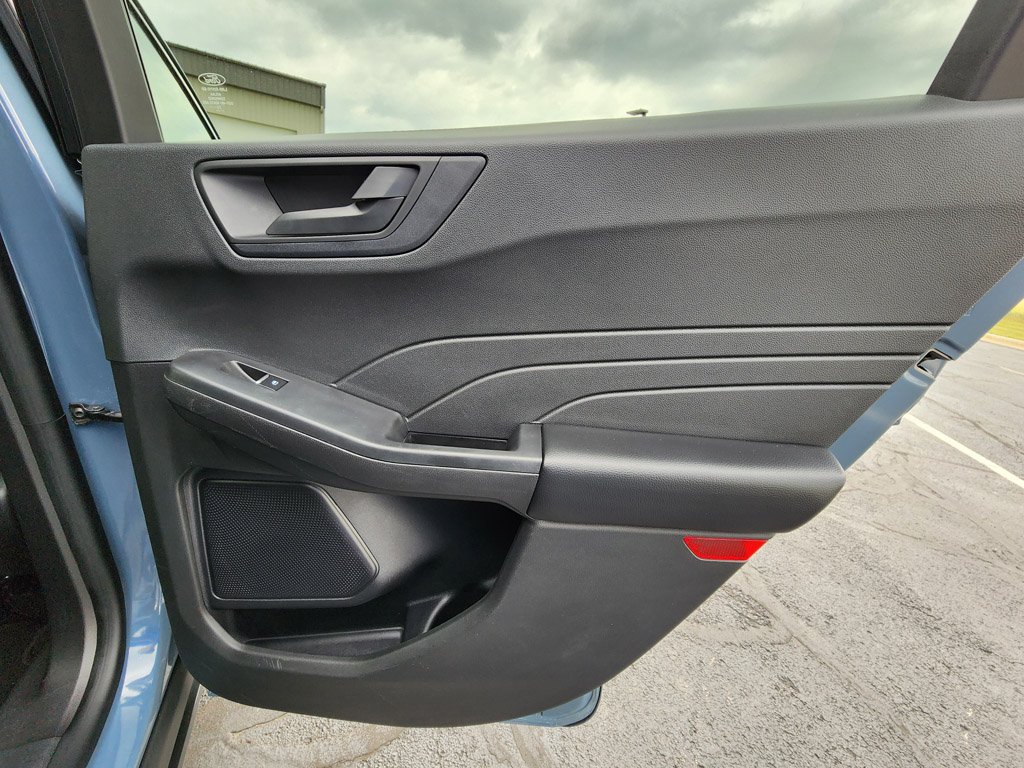 Used 2023 Vapor Blue Metallic Ford Active image 21