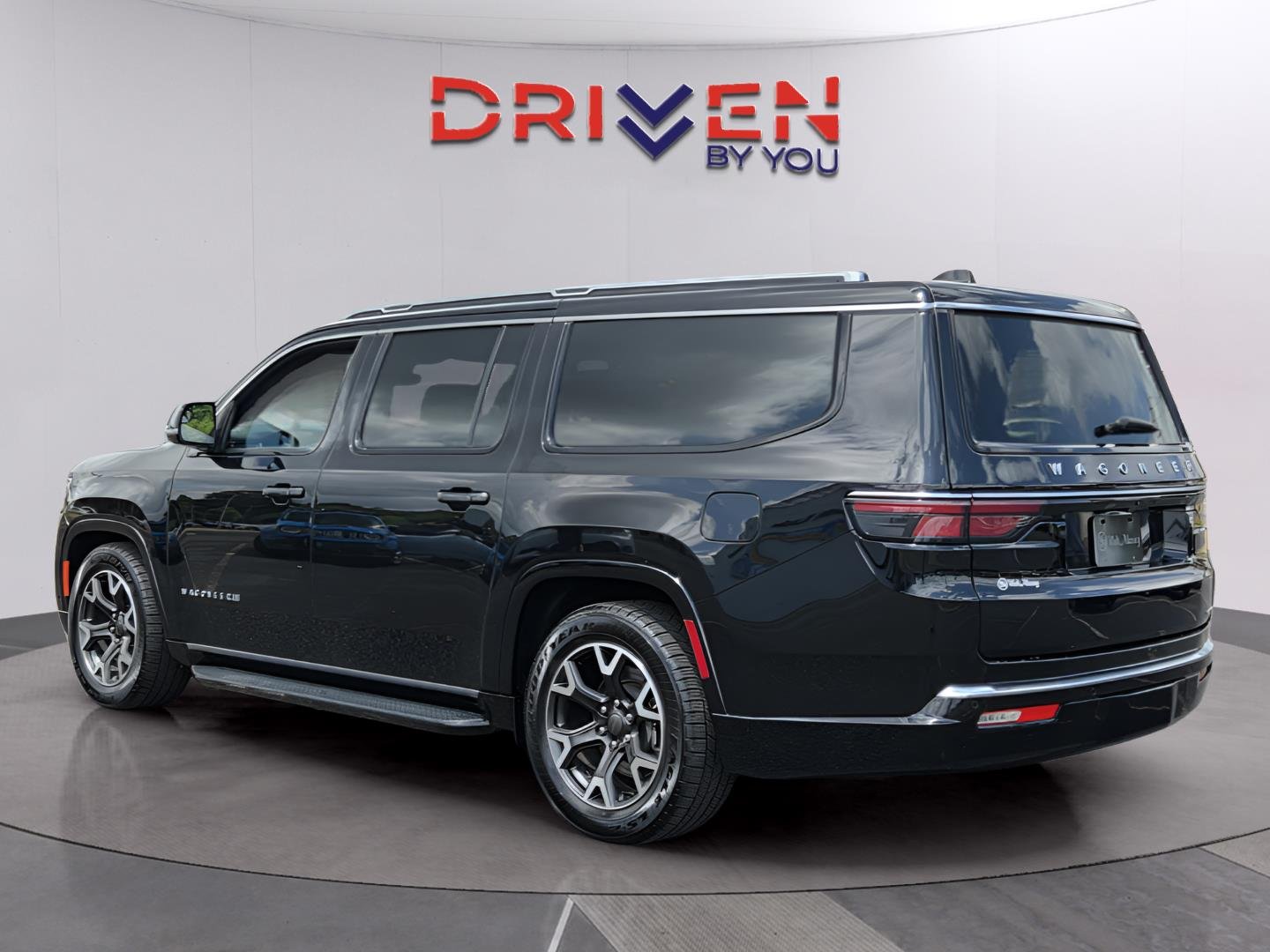 Used 2024 Diamond Black Crystal Pearlcoat Jeep Series III image 3