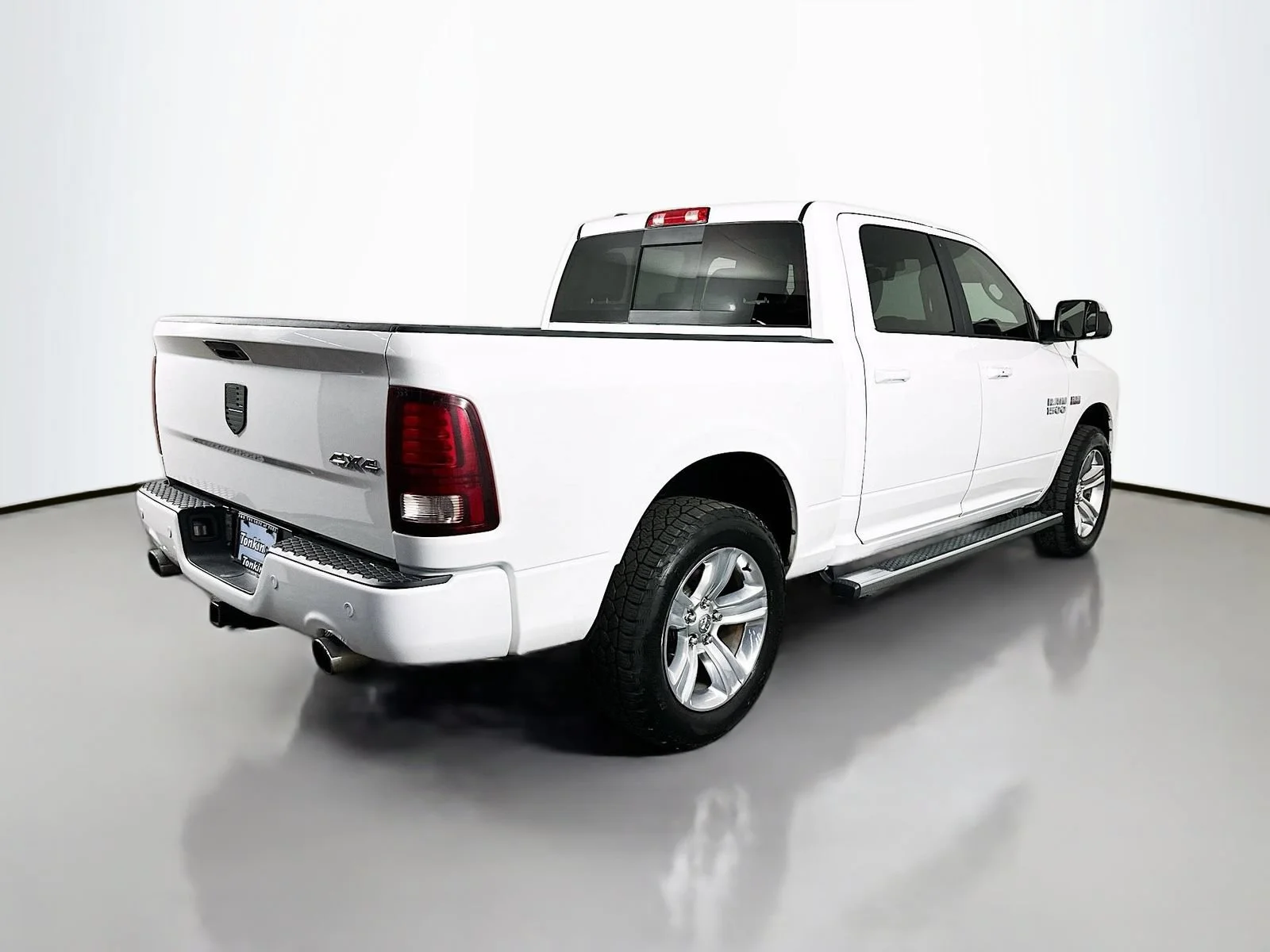 Used 2017  Ram Sport image 8